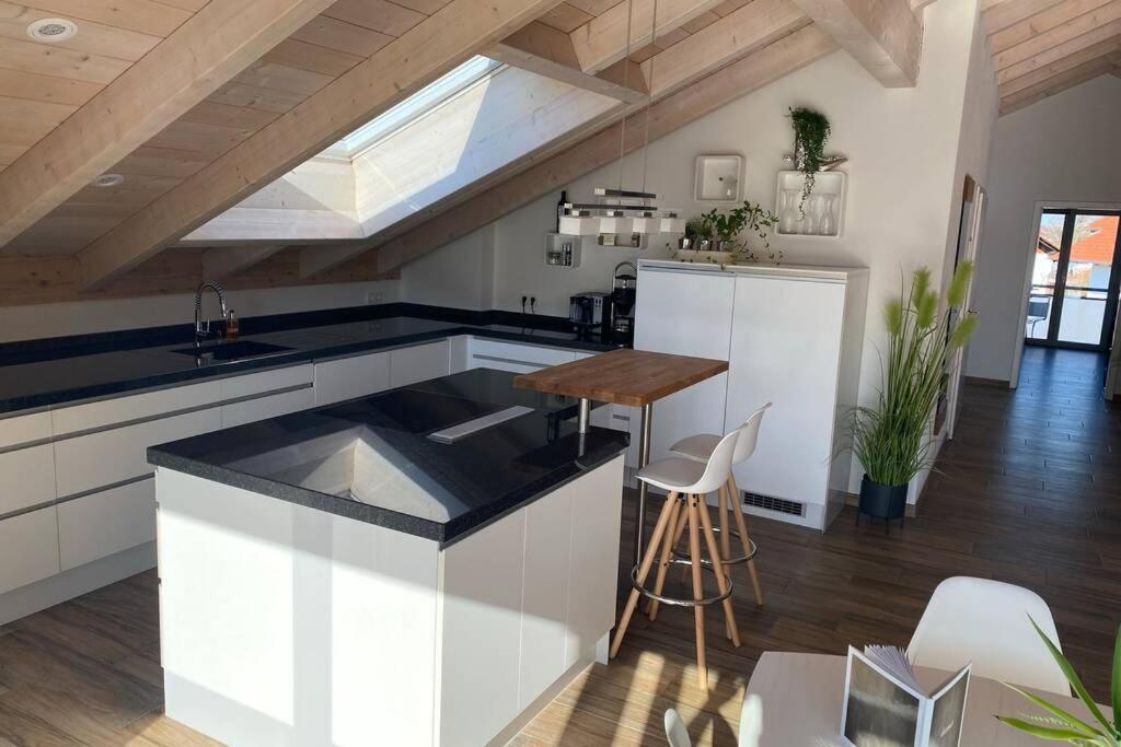 Lichtdurchflutete Wohnung Mit Grosser Dachterrasse Bruckmühl Εξωτερικό φωτογραφία