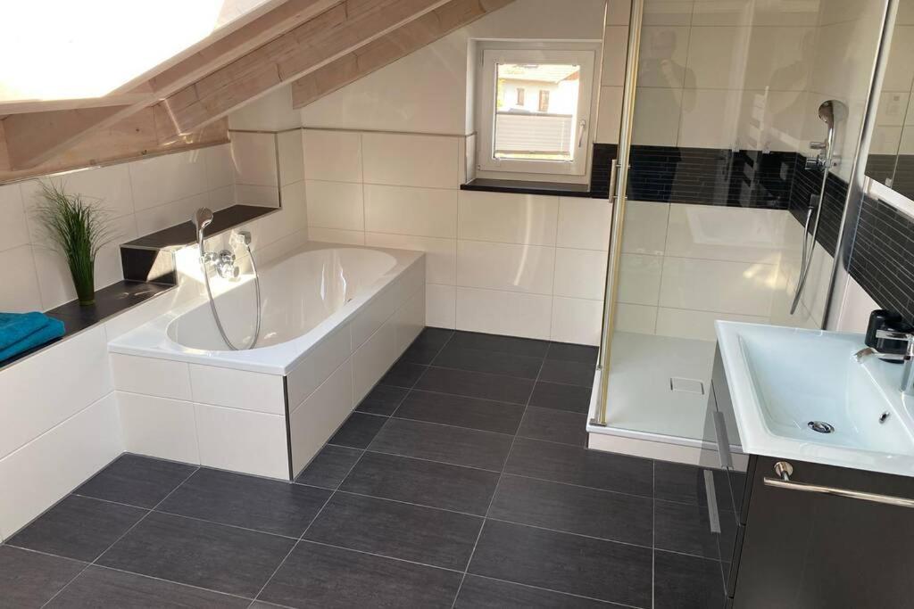 Lichtdurchflutete Wohnung Mit Grosser Dachterrasse Bruckmühl Εξωτερικό φωτογραφία